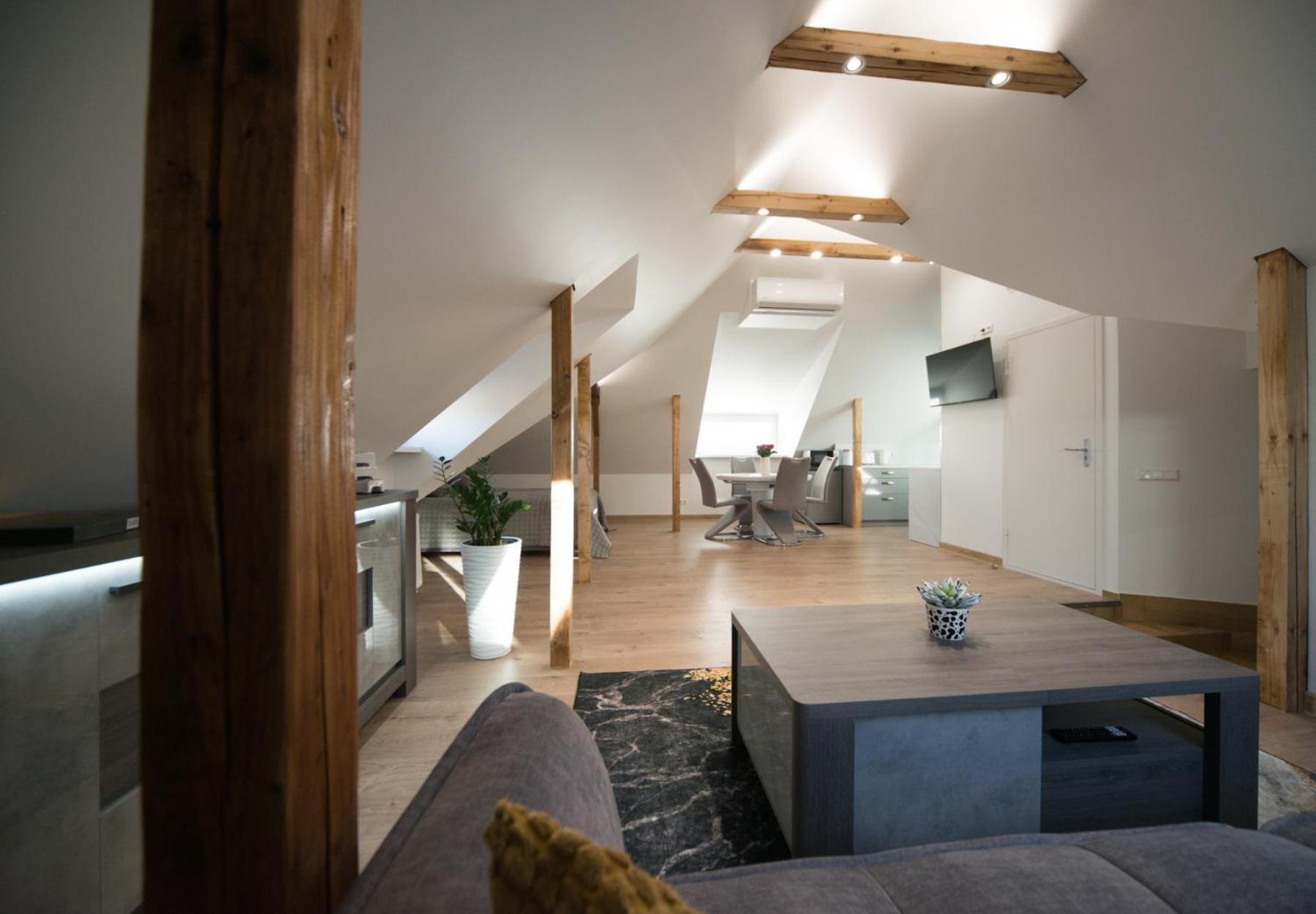 Petro Delux Apartments Kaunas Eksteriør bilde